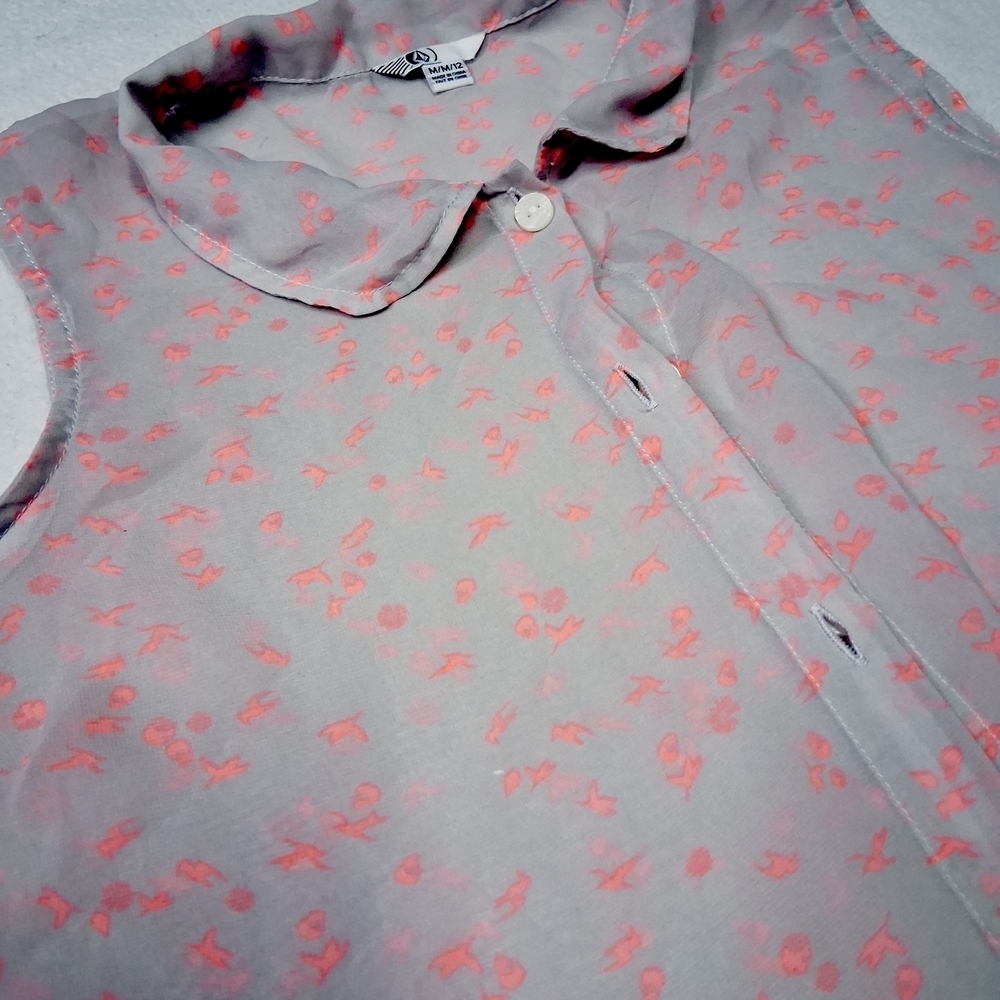 4/20$ ➡️ Volcom Sleeveless Sheer Button-Down Shirt - Gray and Pink Floral - Picture 2 of 5